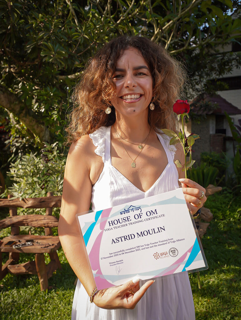 yoga-teacher-bilingual-toronto-french-english